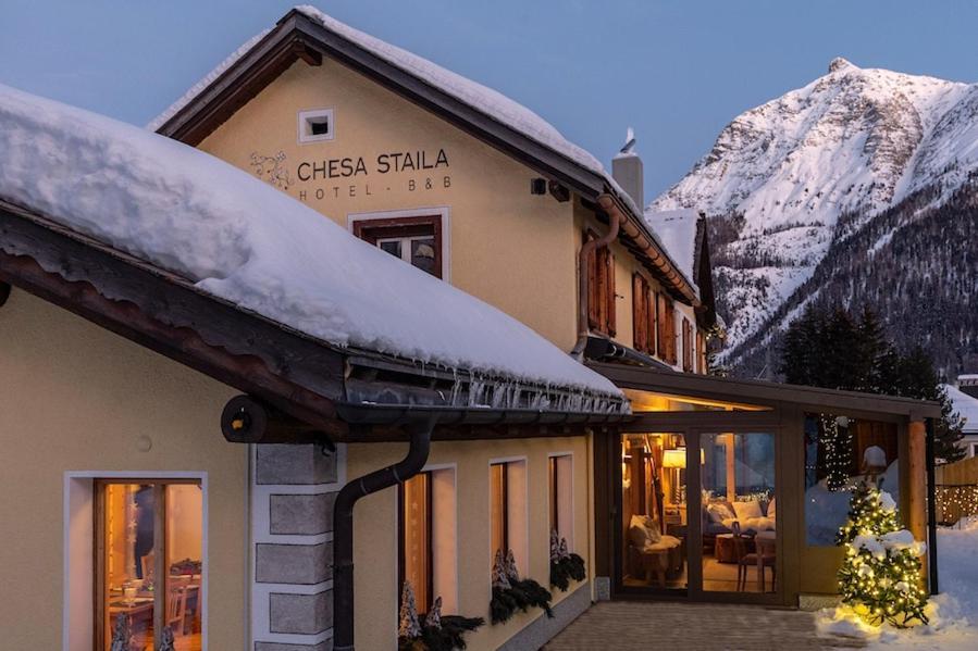 Hotel Chesa Staila La Punt-Chamues-ch Exterior foto